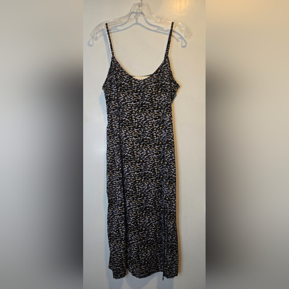 Elegant Black and Gray Midi Dress